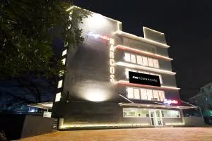 Townhouse Sayhallo Narcos - Nayāgarh