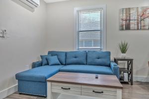 Cute, Charming, West Nash,1 bed 1bath , Private Fenced Yard