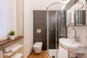 Central Station Suite - B Home