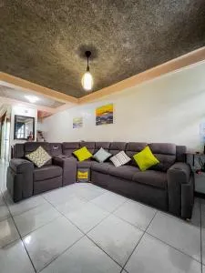 Recientemente renovada casa 4 habitaciones San Salvador - San Rafael Cedros