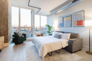 Chique Loft 15 Min from NYC with City View & Pool
