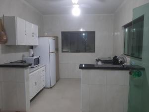 Linda e Aconchegante Casa com Piscina e Praia Litoral Sul de São Paulo - Condomínio com Controle de Acesso