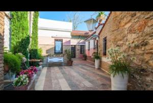 Home4U Κερατέα apt3, just 17Km from airport