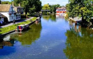 Central with River Views - 纽马基特
