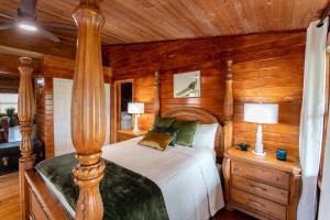 Twins Red Cabin Escape