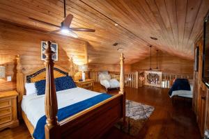 Twins Red Cabin Escape