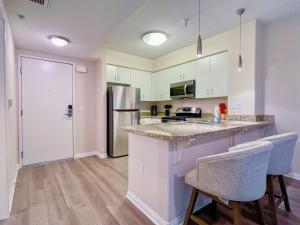 Cozy Studio near Los Angeles Museum of Art