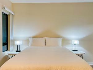 Cozy Studio near Los Angeles Museum of Art