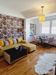 Urban Garden Apartment