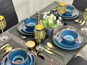 Luxury Flat by Tower Bridge, London - 2 Bedrooms, Free Parking