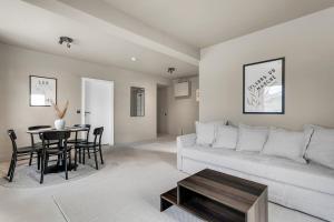 Newly renovated apartment by the sea in Hafnarfjörður