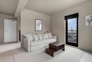 Newly renovated apartment by the sea in Hafnarfjörður