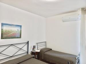 Two-room apartment near the beach with outdoor space 12-69