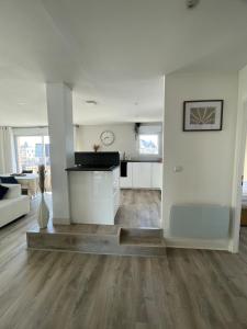Appartements Elegance et confort-vue sur la cathedrale - Parking : photos des chambres