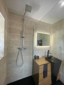 Appartements Elegance et confort-vue sur la cathedrale - Parking : photos des chambres