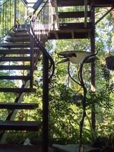 Beautifully Elevated Treehouse Apartment