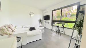 La Pastourelle Studio Close to Sea Pool Parking