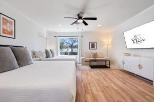 Luxury Austin Retreat w Pool, Games, Sleeps 12