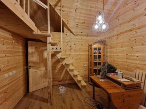Atostogų namelis SAMANOTA PAMIŠKĖ su kubilu ir pirtimi