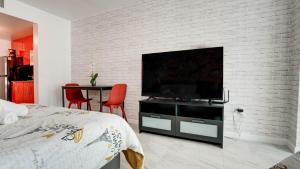 Upscale Brickell Stay and free Parking