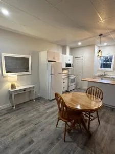 Mira Guesthouse - Mira