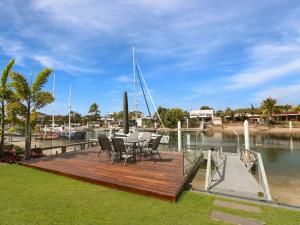 WATERFRONT HOME BORDERING MOOLOOLABA