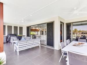 WATERFRONT HOME BORDERING MOOLOOLABA