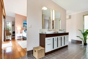 Bradman-Budget Waterfront Accom, Pet Friendly