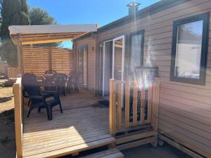Campings Mobil home tout confort cote bleue : photos des chambres