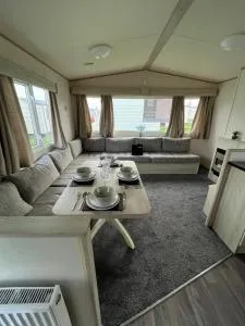 Homely Caravan At California Cliffs In Norfolk, Near To Scratby Beach Ref 50001E - Scratby