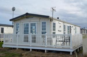 4 Berth Caravan With Full Sea View At Barmston Beach Holiday Park Ref 62047O