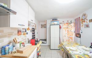 1 Bedroom Lovely Home In San Cristoforo