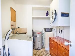 Spacious Beachside 2-bed 2-bath Apartment