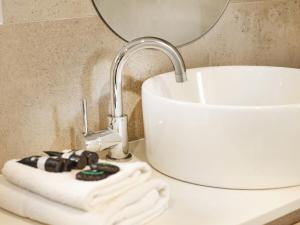 Spacious Beachside 2-bed 2-bath Apartment