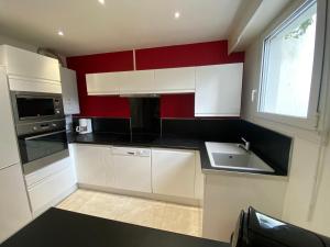 Spacieux studio rénové avec terrasse et parking privé - FR-1-374-99