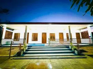 NMK Trinco Holiday Inn - Illupaikulam