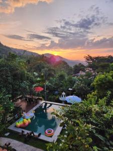 บ้านภูคำฟ้า ดอยปู่ไข่ Baan Phu Kham Fah