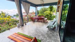 บ้านภูคำฟ้า ดอยปู่ไข่ Baan Phu Kham Fah