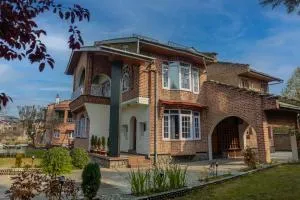 SaffronStays Sun Villa - Arigām