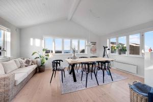 Sea View And Charging Station For Electric Car