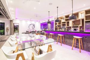 Seminyak Modern villa 4 BR fully serviced 5