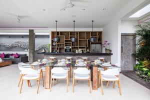 Seminyak Modern villa 4 BR fully serviced 5