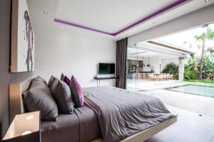 Seminyak Modern villa 4 BR fully serviced 5