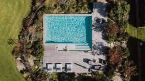 Linnaeus Farm, Berry - by Linnaeus Collection - Jaspers Brush