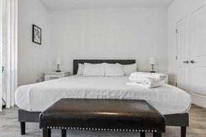 CozySuites Glendale by the stadium with pool 22