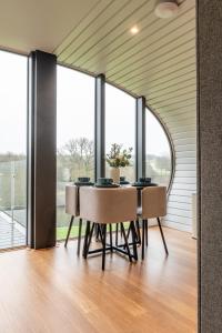 Stunning Eco-Retreat Pods in Old Chalford!