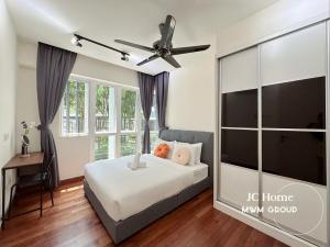 Medini Signature Best Vacation l Pool View 4 pax