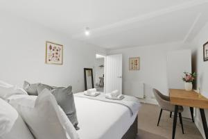 Stylish 2BR Clerkenwell Apartment Private Outdoor Space