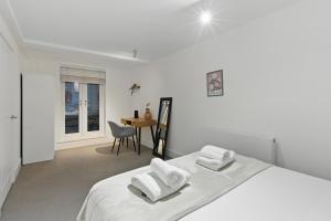 Stylish 2BR Clerkenwell Apartment Private Outdoor Space