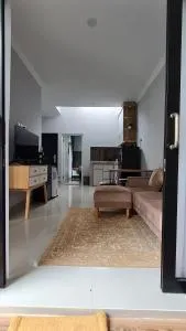 Baturiti Modern Guest House with private pool - Ngemplak